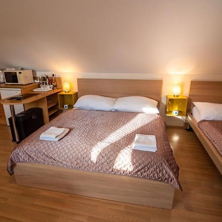 Apartman A Ubytovani U Machu Mikulov Bagian luar foto