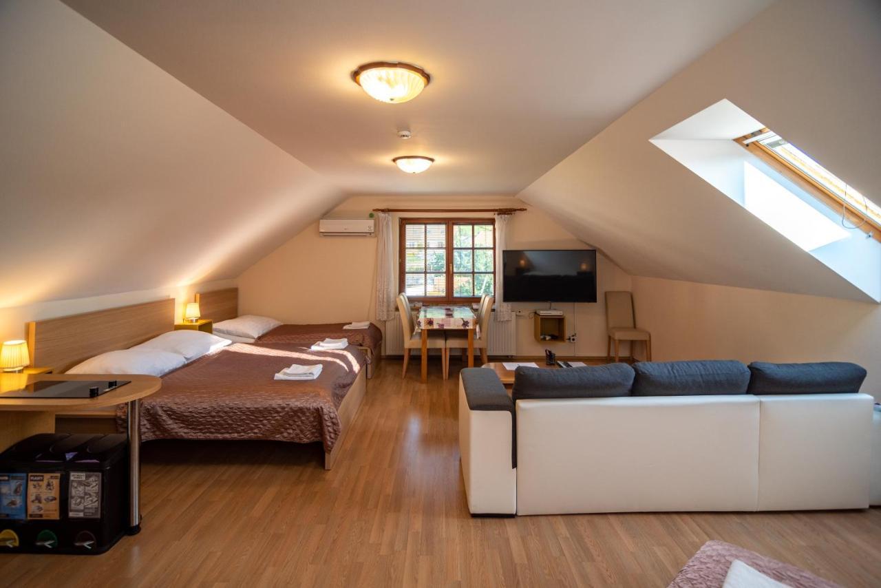 Apartman A Ubytovani U Machu Mikulov Bagian luar foto