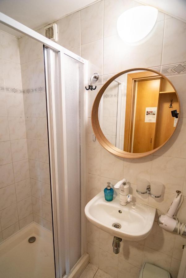 Apartman A Ubytovani U Machu Mikulov Bagian luar foto