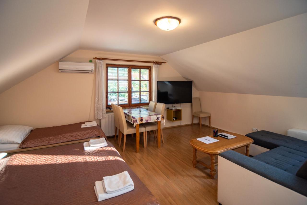 Apartman A Ubytovani U Machu Mikulov Bagian luar foto