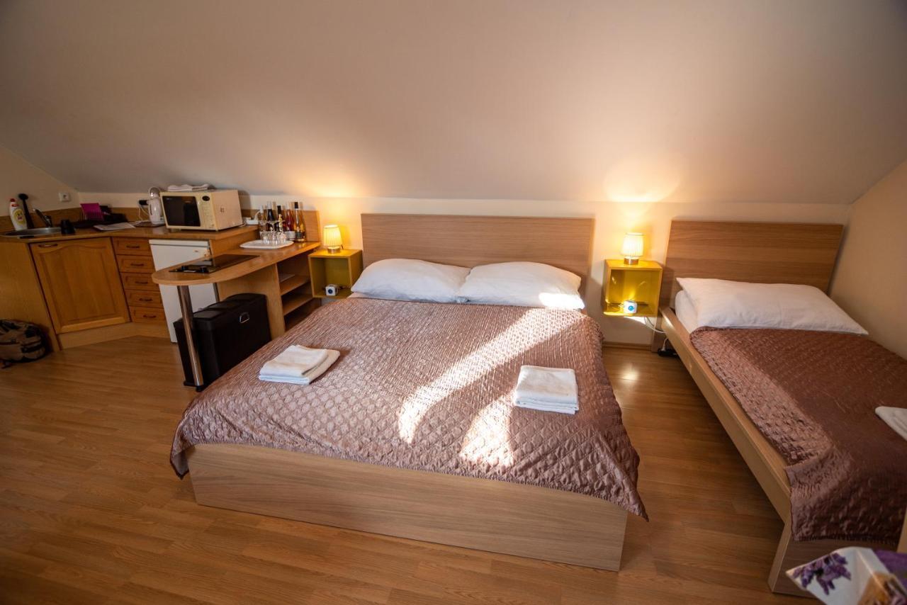 Apartman A Ubytovani U Machu Mikulov Bagian luar foto