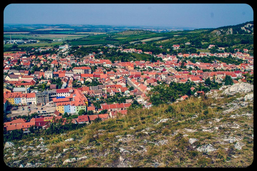 Apartman A Ubytovani U Machu Mikulov Bagian luar foto