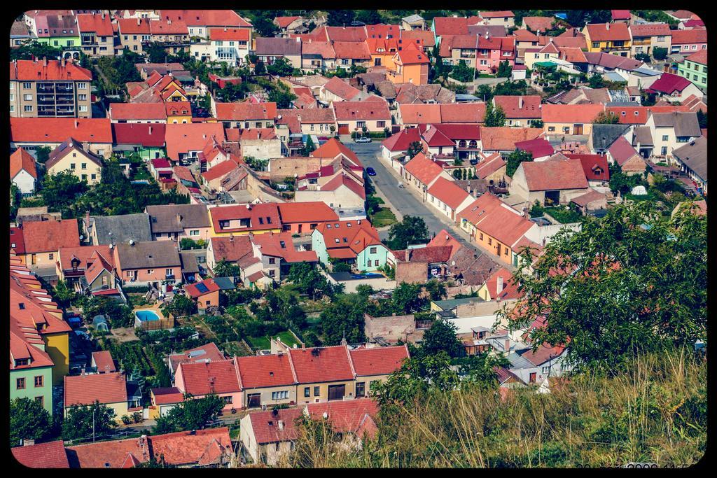 Apartman A Ubytovani U Machu Mikulov Bagian luar foto