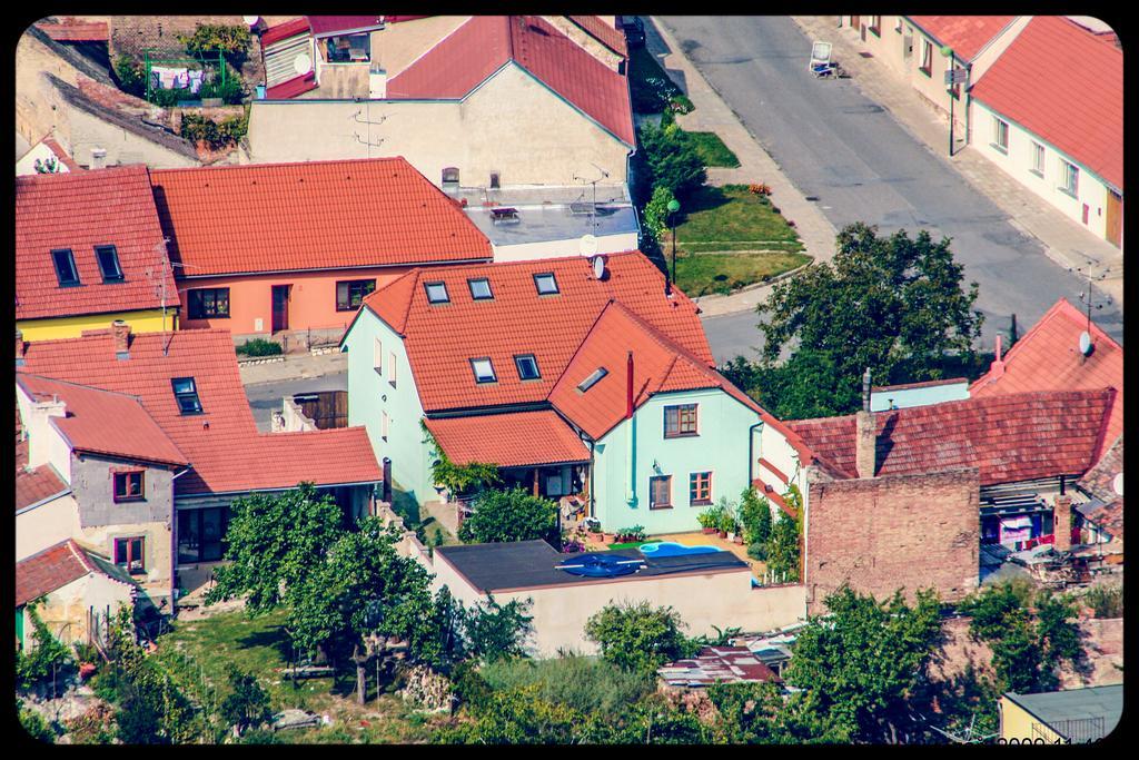 Apartman A Ubytovani U Machu Mikulov Bagian luar foto