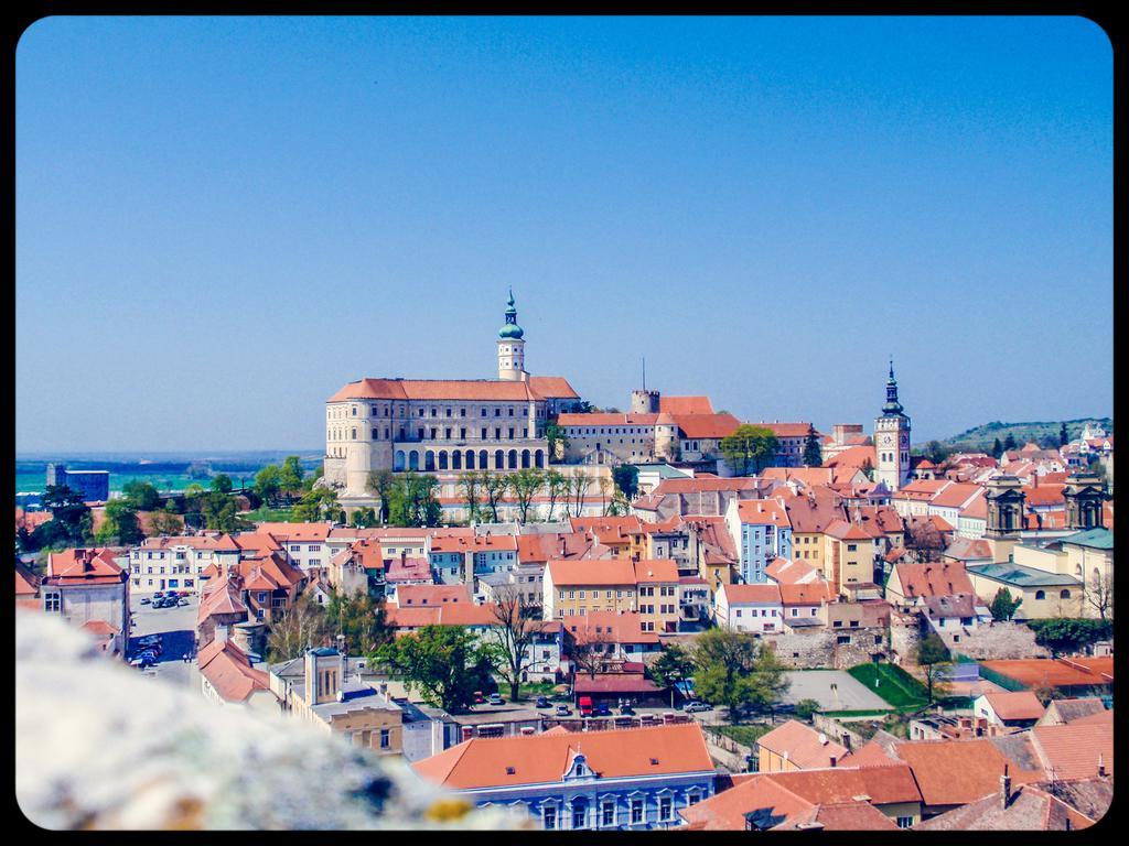 Apartman A Ubytovani U Machu Mikulov Bagian luar foto