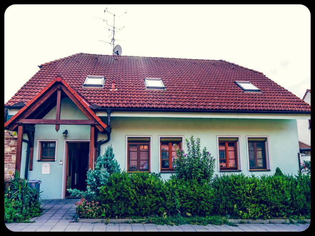 Apartman A Ubytovani U Machu Mikulov Bagian luar foto